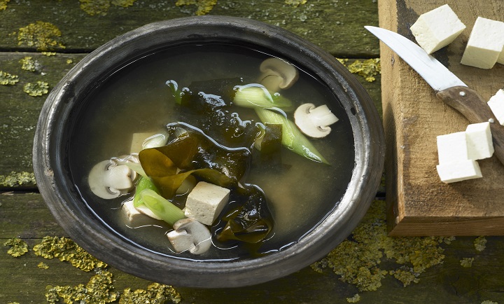 Miso soup with wakame algae, tofu and mushrooms (Asia)