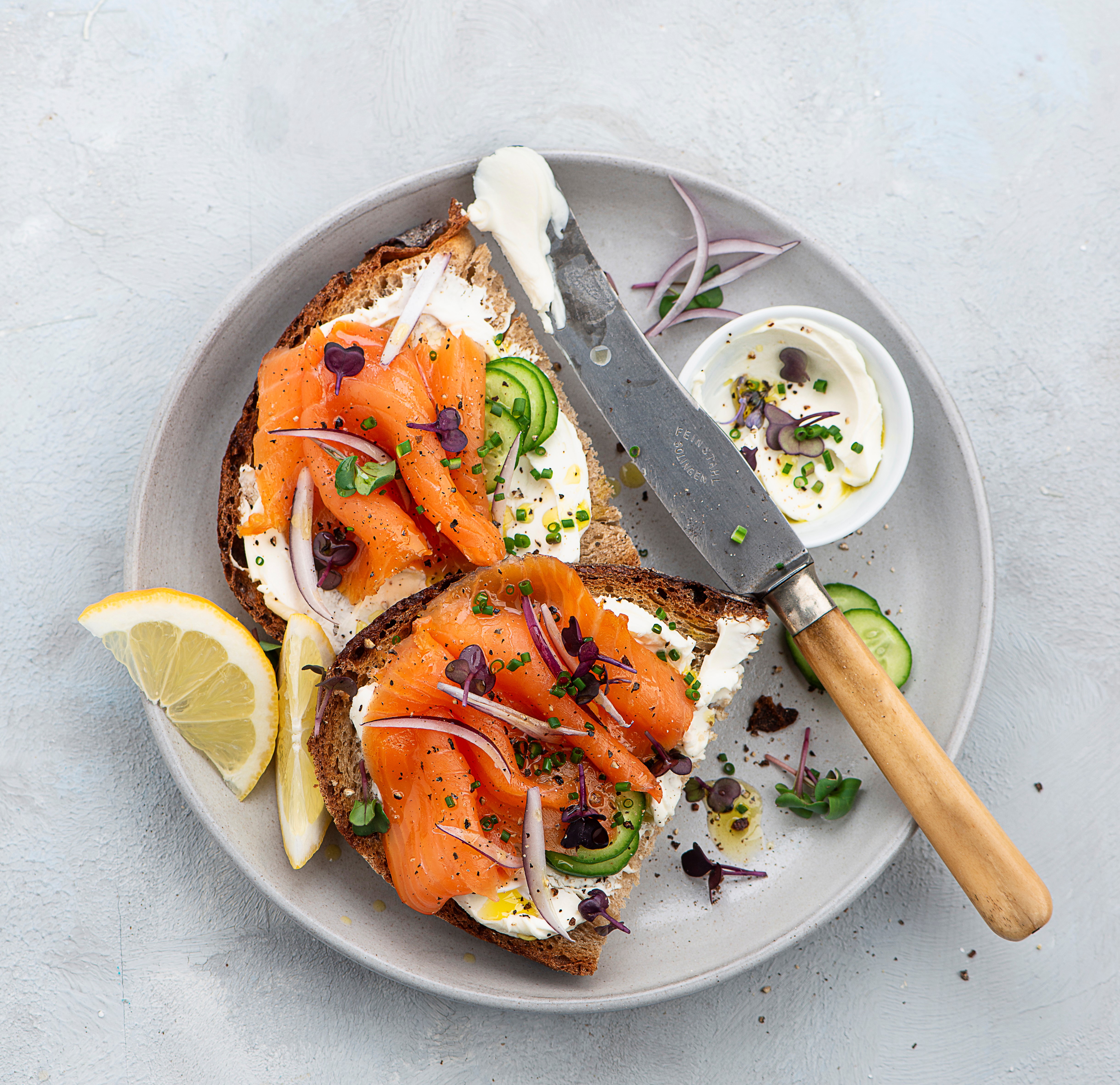 Bread with cream cheese and smoked salmon